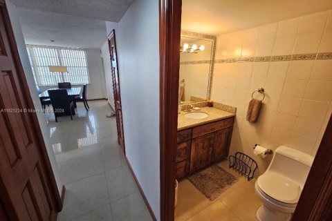 Copropriété à vendre à Aventura, Floride: 2 chambres, 149.11 m2 № 1271712 - photo 15