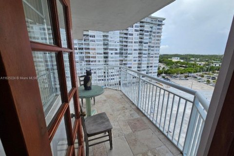 Copropriété à vendre à Aventura, Floride: 2 chambres, 149.11 m2 № 1271712 - photo 29