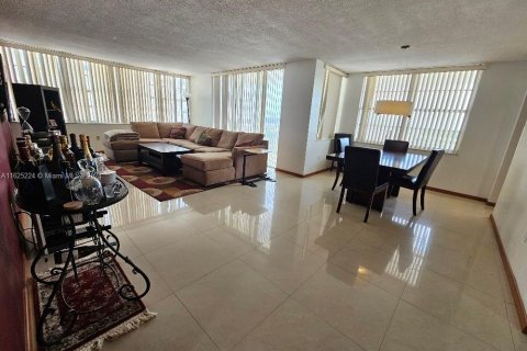 Copropriété à vendre à Aventura, Floride: 2 chambres, 149.11 m2 № 1271712 - photo 8