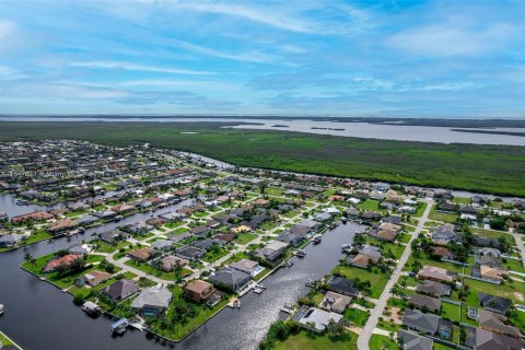 Villa ou maison à vendre à Cape Coral, Floride: 4 chambres, 214.33 m2 № 1329734 - photo 26