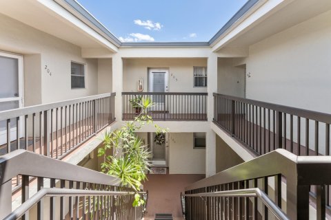 Condominio en venta en Palm Springs, Florida, 2 dormitorios, 85.47 m2 № 1097500 - foto 18