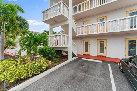 Condominio en venta en North Palm Beach, Florida, 2 dormitorios, 81.75 m2 № 1155551 - foto 8