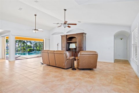 Villa ou maison à vendre à Punta Gorda, Floride: 3 chambres, 234.11 m2 № 1350100 - photo 5