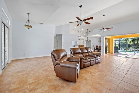 Villa ou maison à vendre à Punta Gorda, Floride: 3 chambres, 234.11 m2 № 1350100 - photo 7