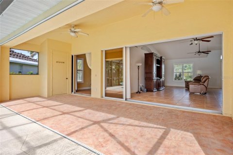 Villa ou maison à vendre à Punta Gorda, Floride: 3 chambres, 234.11 m2 № 1350100 - photo 27