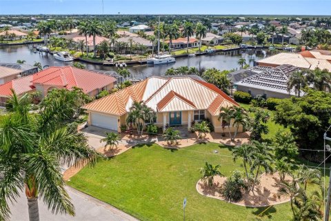 Villa ou maison à vendre à Punta Gorda, Floride: 3 chambres, 234.11 m2 № 1350100 - photo 2