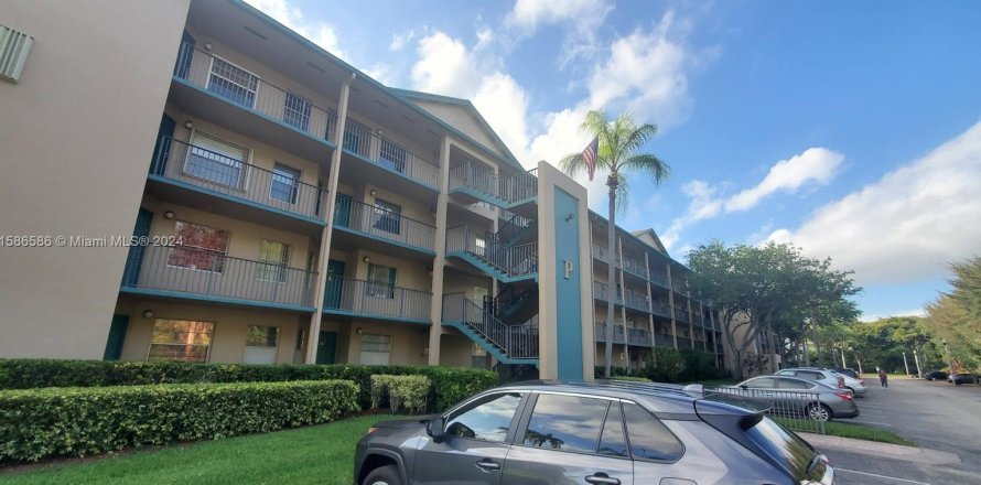 Condo in Pembroke Pines, Florida, 2 bedrooms  № 1176636