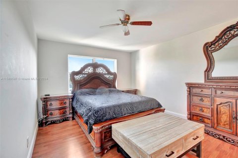 Condo in Sunrise, Florida, 1 bedroom  № 1176637 - photo 15