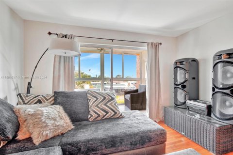 Condo in Sunrise, Florida, 1 bedroom  № 1176637 - photo 12