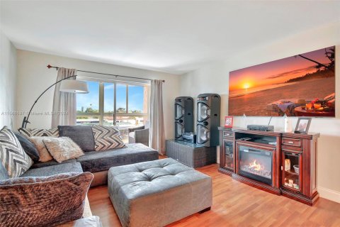 Condo in Sunrise, Florida, 1 bedroom  № 1176637 - photo 5