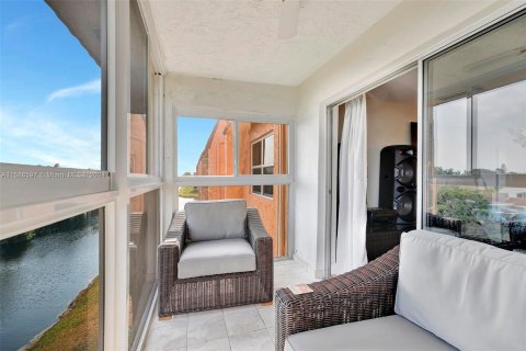 Condo in Sunrise, Florida, 1 bedroom  № 1176637 - photo 14