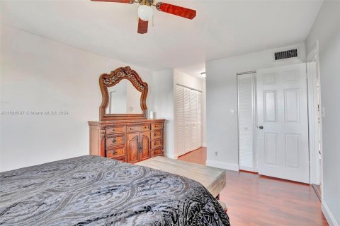 Condo in Sunrise, Florida, 1 bedroom  № 1176637 - photo 17