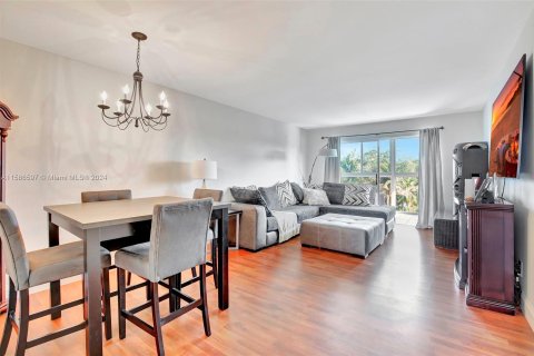 Condo in Sunrise, Florida, 1 bedroom  № 1176637 - photo 3