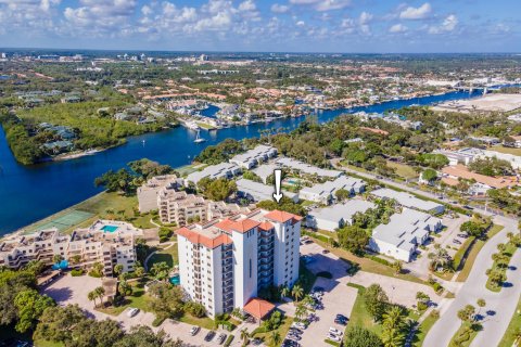 Condominio en venta en North Palm Beach, Florida, 2 dormitorios, 134.34 m2 № 857092 - foto 2