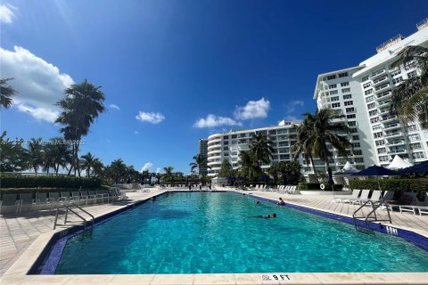 Condominio en alquiler en Miami Beach, Florida, 1 dormitorio, 56.67 m2 № 38599 - foto 15