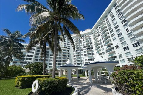 Condominio en alquiler en Miami Beach, Florida, 1 dormitorio, 56.67 m2 № 38599 - foto 16