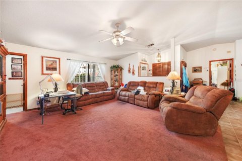 Villa ou maison à vendre à Kissimmee, Floride: 4 chambres, 175.4 m2 № 1318234 - photo 5