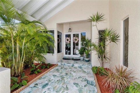 Casa en venta en Palmetto Bay, Florida, 5 dormitorios, 332.78 m2 № 1117238 - foto 1