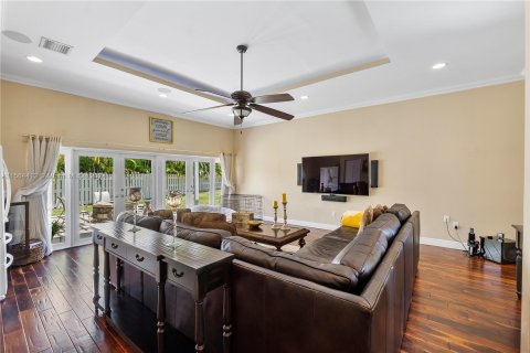 Villa ou maison à vendre à Palmetto Bay, Floride: 5 chambres, 332.78 m2 № 1117238 - photo 21