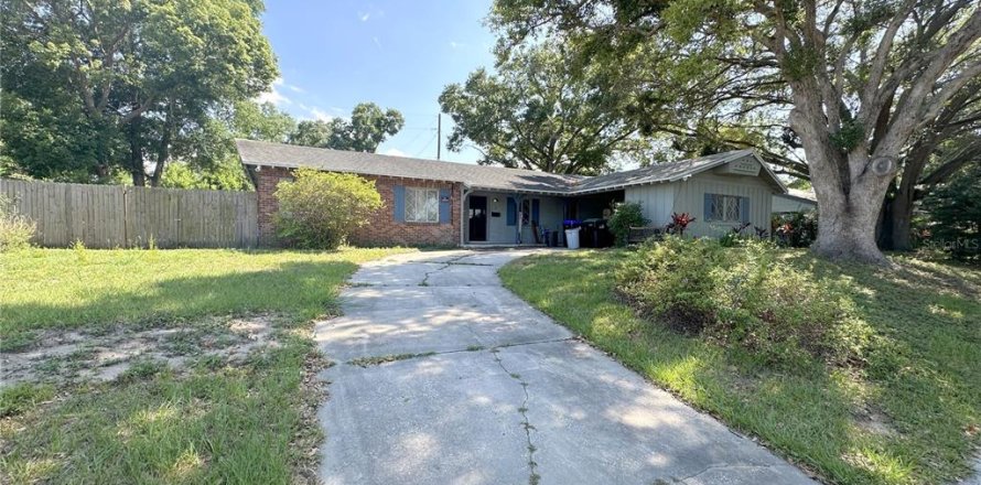 House in Orlando, Florida 3 bedrooms, 142.7 sq.m. № 1391266