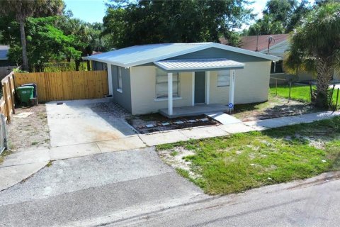 House in Tampa, Florida 3 bedrooms, 115.76 sq.m. № 1391265 - photo 22