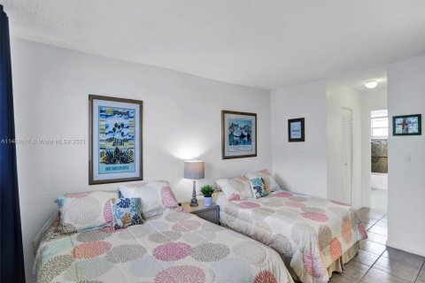 Condo in Dania Beach, Florida, 1 bedroom  № 849341 - photo 24