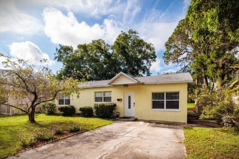 Casa en venta en Saint Petersburg, Florida, 3 dormitorios, 124.12 m2 № 1350476 - foto 1