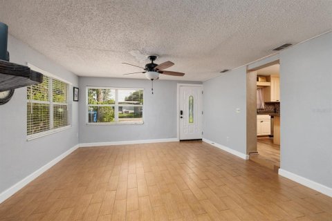 Casa en venta en Saint Petersburg, Florida, 3 dormitorios, 124.12 m2 № 1350476 - foto 4