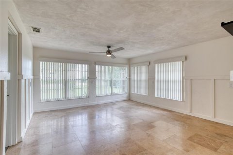 Villa ou maison à vendre à New Smyrna Beach, Floride: 2 chambres, 104.42 m2 № 1350478 - photo 11