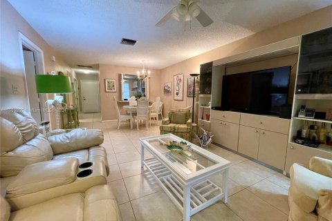 Condo in Delray Beach, Florida, 2 bedrooms  № 1417771 - photo 21