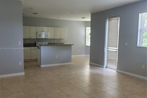 Casa en venta en Homestead, Florida, 4 dormitorios, 282.24 m2 № 720147 - foto 7