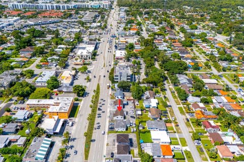 Propiedad comercial en venta en Miami, Florida № 1389881 - foto 4