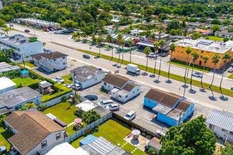 Propiedad comercial en venta en Miami, Florida № 1389881 - foto 7