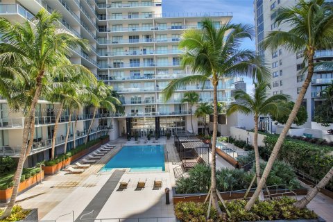 Condo in Miami, Florida, 2 bedrooms  № 1389882 - photo 24