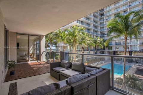 Condo in Miami, Florida, 2 bedrooms  № 1389882 - photo 21