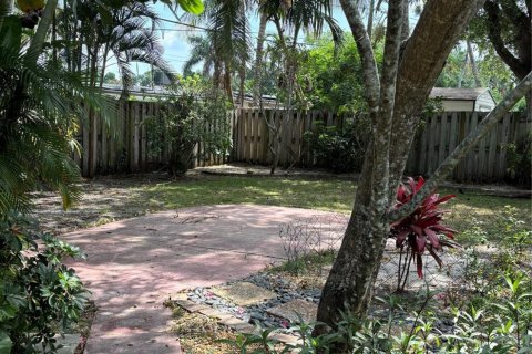 House in Fort Lauderdale, Florida 2 bedrooms, 113.34 sq.m. № 1188664 - photo 2