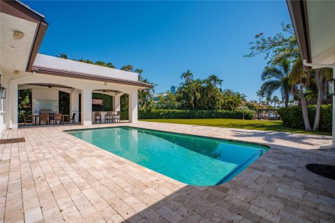 House in Lighthouse Point, Florida 6 bedrooms, 471.48 sq.m. № 1188663 - photo 20