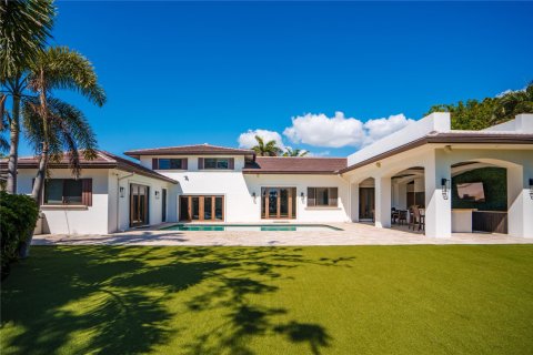 Villa ou maison à vendre à Lighthouse Point, Floride: 6 chambres, 471.48 m2 № 1188663 - photo 2