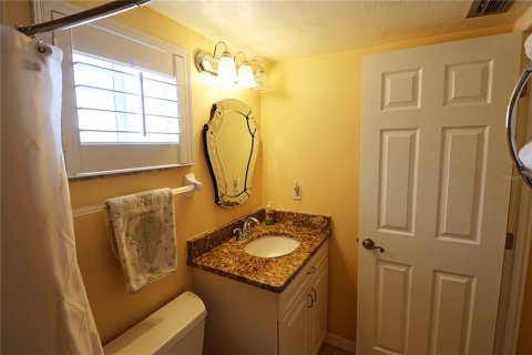 Condo in Bradenton, Florida, 2 bedrooms  № 1382693 - photo 13