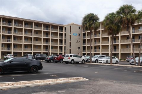 Condo in Bradenton, Florida, 2 bedrooms  № 1382693 - photo 1