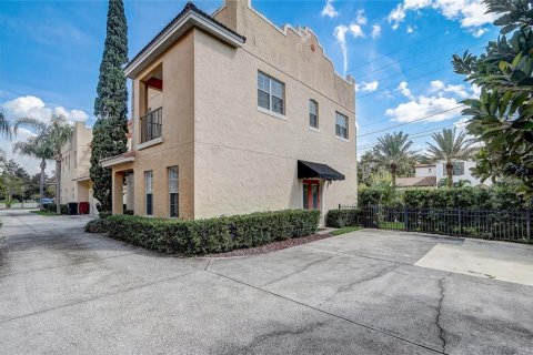 Copropriété à vendre à Orlando, Floride: 3 chambres, 176.51 m2 № 1382670 - photo 1