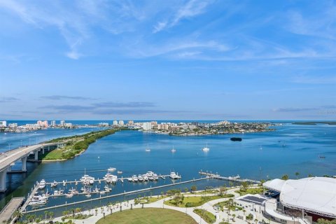 Condominio en venta en Clearwater, Florida, 2 dormitorios, 155.7 m2 № 1382695 - foto 1