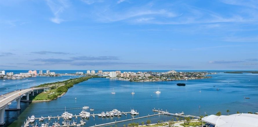 Condominio en Clearwater, Florida, 2 dormitorios  № 1382695