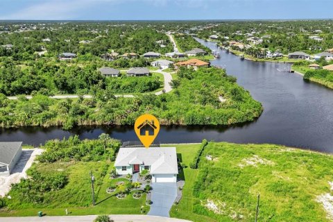 Casa en venta en Port Charlotte, Florida, 3 dormitorios, 153.29 m2 № 1318475 - foto 1