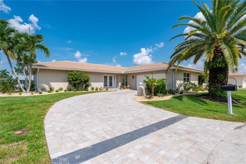 Villa ou maison à vendre à Punta Gorda, Floride: 3 chambres, 201.13 m2 № 1318517 - photo 3