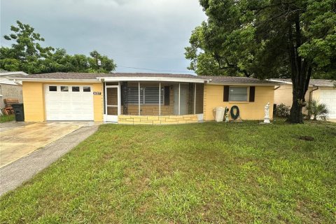 House in New Port Richey, Florida 3 bedrooms, 104.79 sq.m. № 1307568 - photo 1