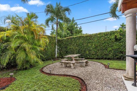 Casa en venta en Miami, Florida, 4 dormitorios, 177.44 m2 № 1332410 - foto 14