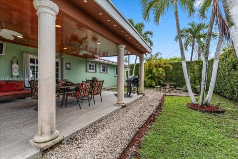 Casa en venta en Miami, Florida, 4 dormitorios, 177.44 m2 № 1332410 - foto 16