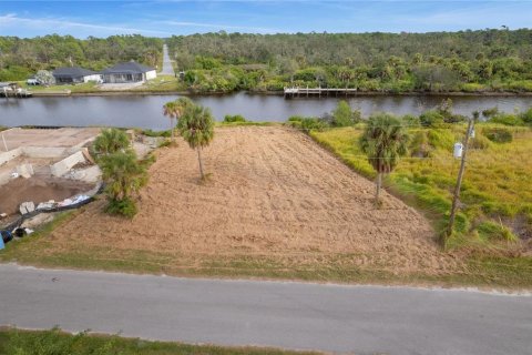 Terreno en venta en Port Charlotte, Florida № 1283314 - foto 1