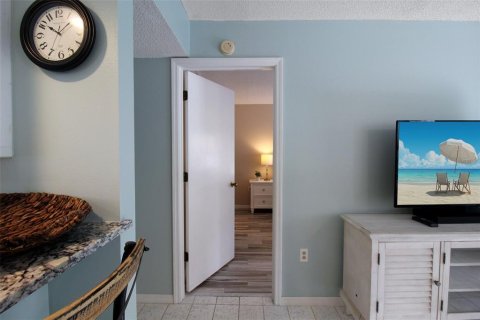 Condo in Sarasota, Florida, 2 bedrooms  № 923014 - photo 15